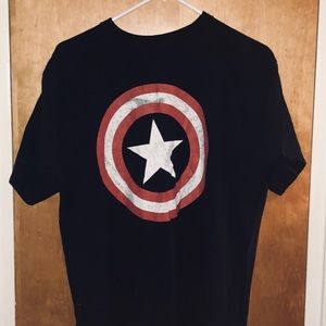 20$⬇️ Men’s M Marvel Captain America Logo T-shirt